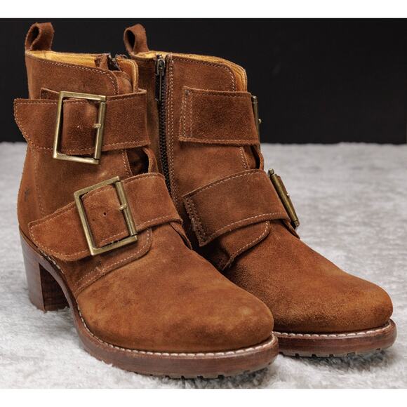 Frye Sabrina Cognac Brown Suede Double Buckle Moto Boots Womens Size 9.5 - Picture 1 of 16